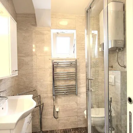 Appartement Gloria 2 *