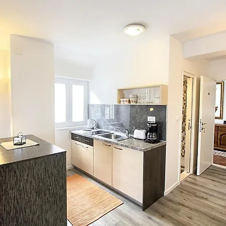 Gloria 2 Apartman *